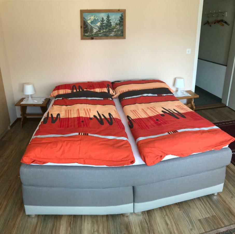 Am Ufer Hotel Davos Bagian luar foto
